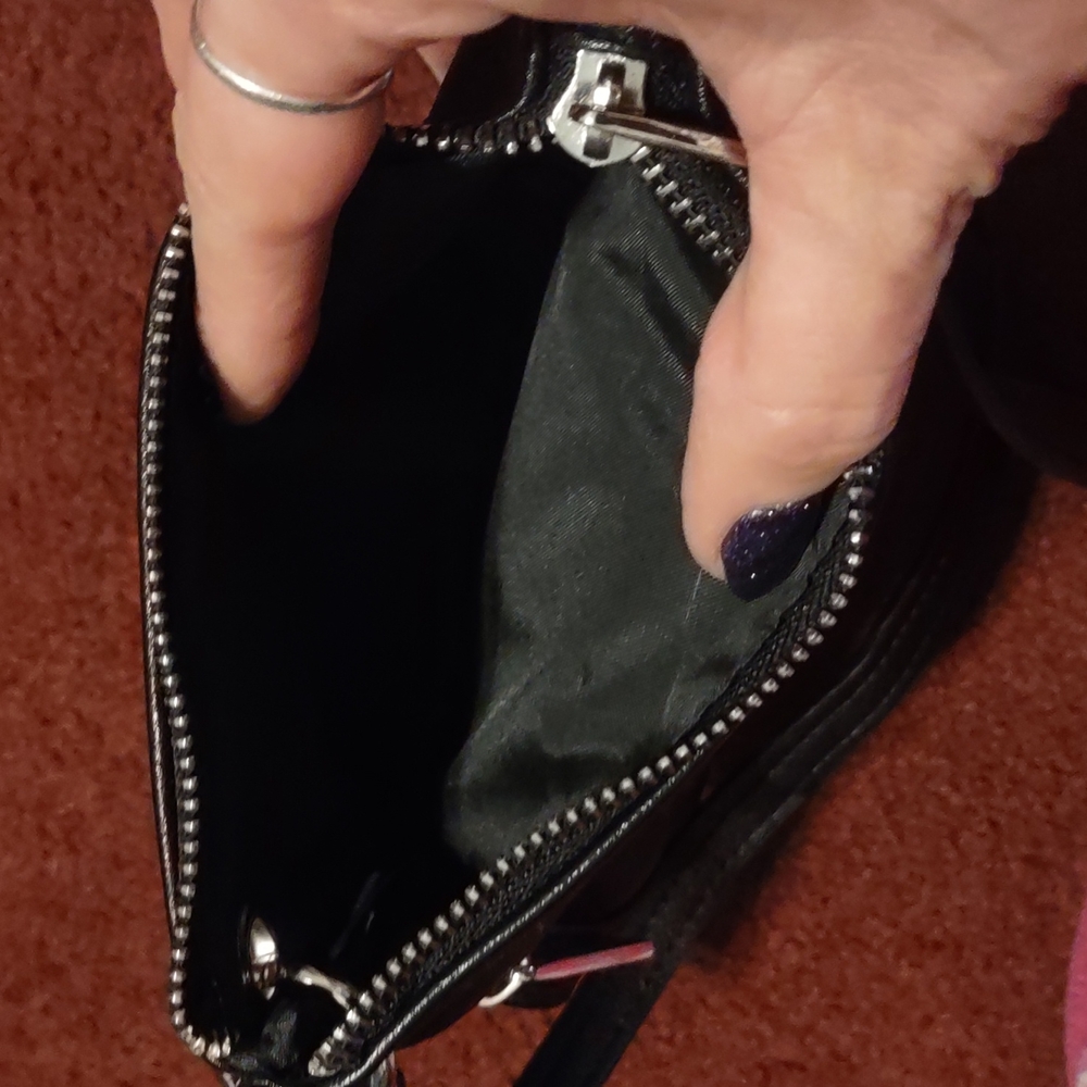 Crossbody leather looking purse. - Picture 6 of 9